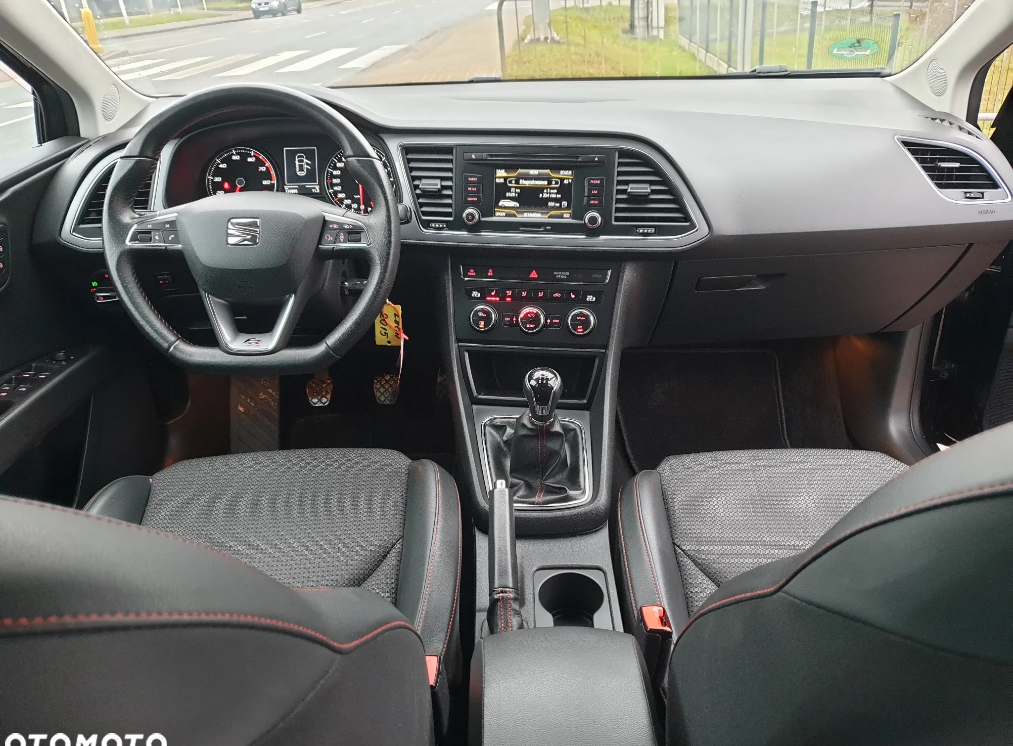 Seat Leon cena 45900 przebieg: 114634, rok produkcji 2015 z Rzeszów małe 742